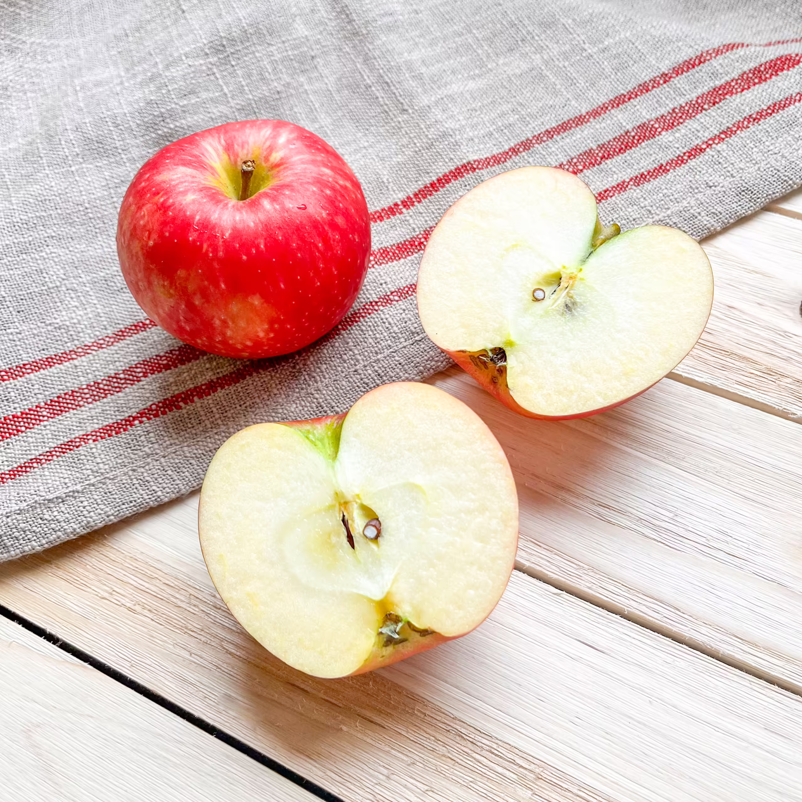 honeycrisp apples flat lay 1 scaled jpg